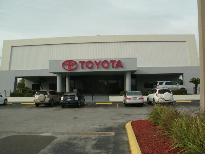 Newly painted Coutesy Toyota building in Tampa Florida